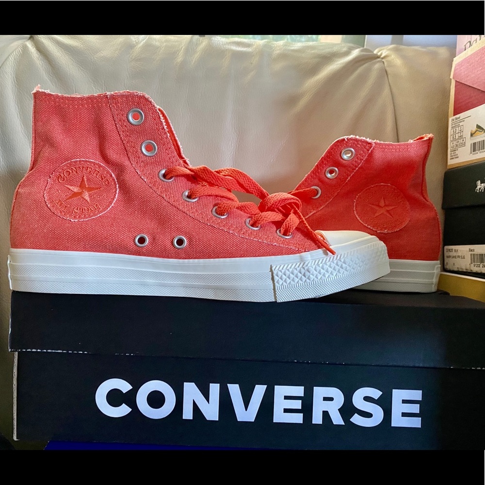 Converse size 8